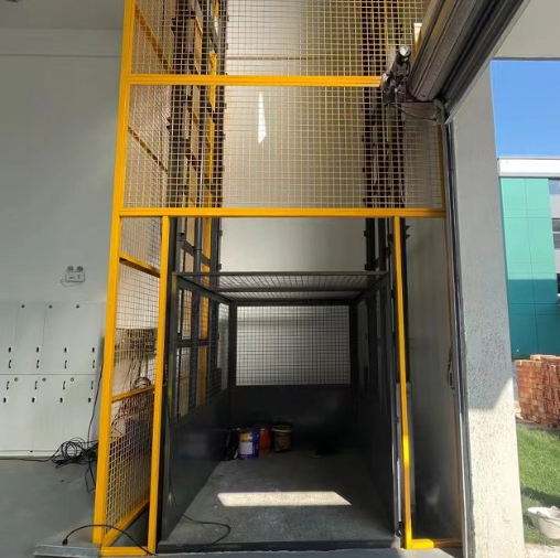 三元导轨式升降机助力物流园破解运输难题